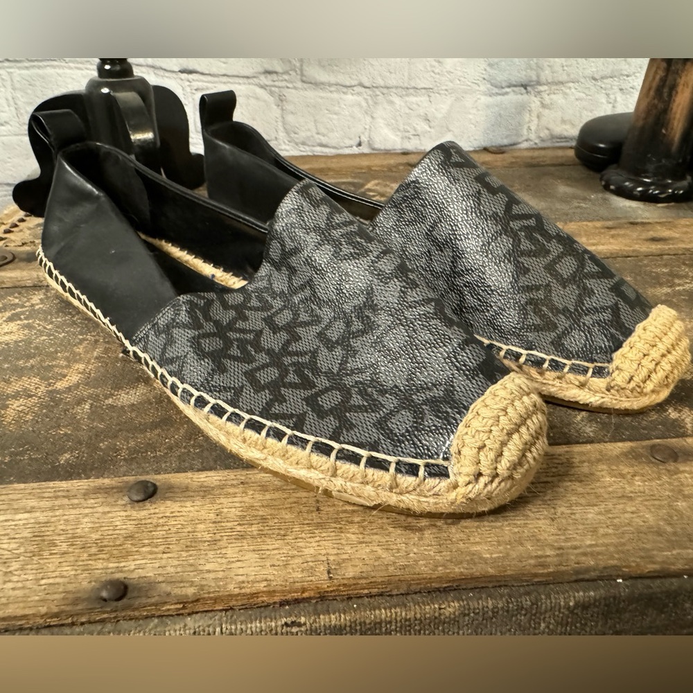 DKNY Mali Espadrille Loafer Flats Black Charcoal Gray Women's Size 10 NWOB